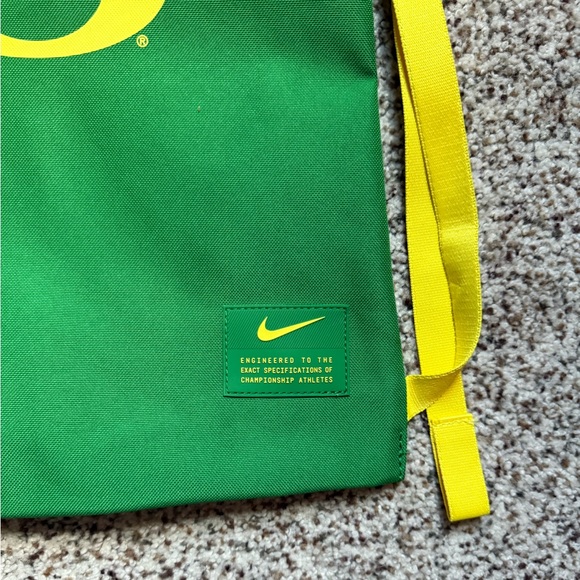 Nike Oregon Ducks Utility Training Gym Sack - Picture 3 of 6